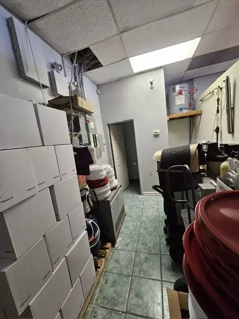 Whitby, ON L1N 2L6,1910 Dundas ST E #114