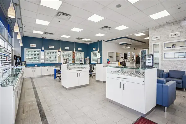 Ajax, ON L1Z 0K4,300 Rossland RD E #103