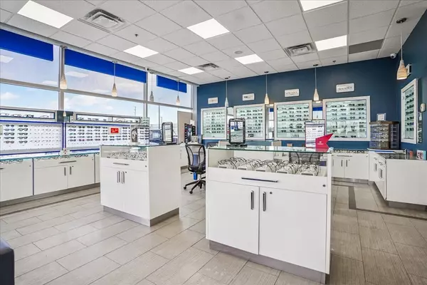 Ajax, ON L1Z 0K4,300 Rossland RD E #103