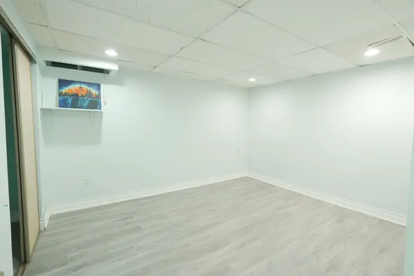 Toronto E10, ON M1C 3Y4,151 Calverley TRL #Bsmnt