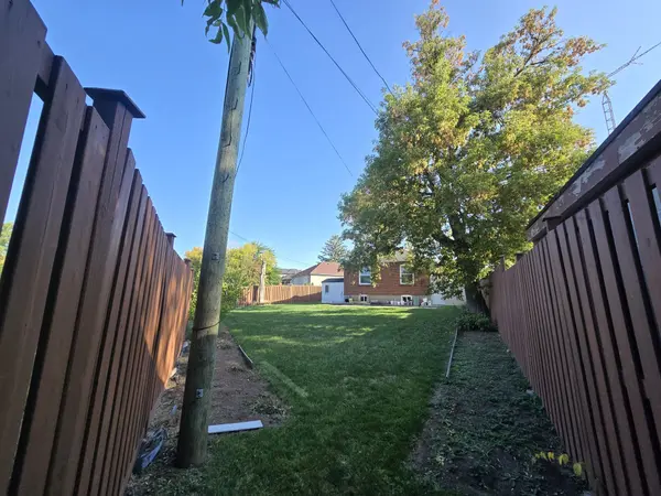 Toronto E04, ON M1R 3W8,15 Princemere CRES