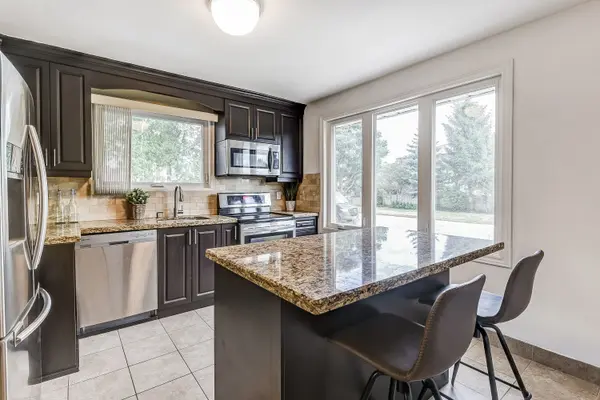 Toronto E10, ON M1E 2B9,53 Glory CRES