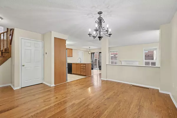 Whitby, ON L1N 0C6,57 Oceanpearl CRES