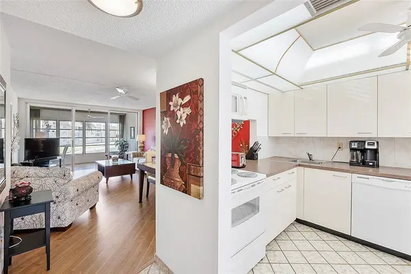 Tamarac, FL 33319,6051 NW 61st Ave #202