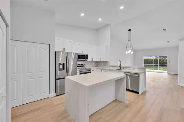 8402 Logia Cir, Boynton Beach, FL 33472