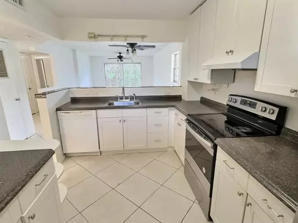 Coral Springs, FL 33071,1100 NW 87th Ave #208