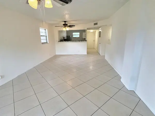 Coral Springs, FL 33071,1100 NW 87th Ave #208