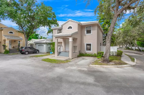Plantation, FL 33324,9918 NW 2nd Ct