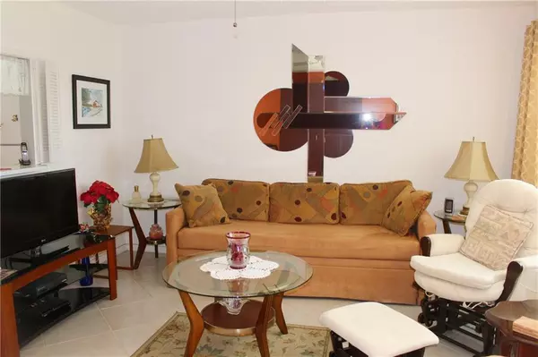 Deerfield Beach, FL 33442,43 Farnham B #43