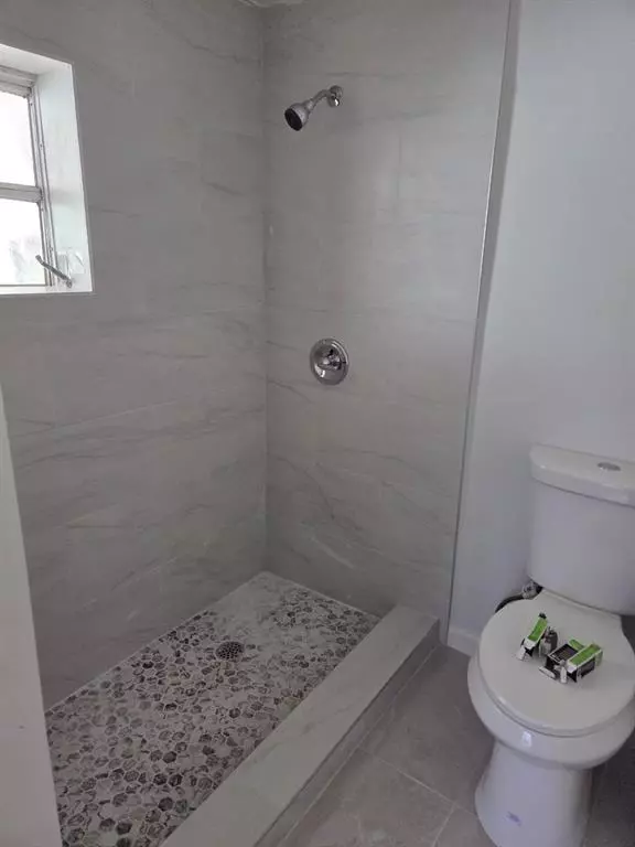 West Park, FL 33023,31 Edmund Rd #1