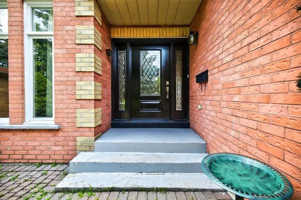 Markham, ON L3R 8W5,25 Heatherwood CRES