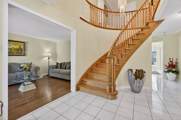 Markham, ON L3R 8W5,25 Heatherwood CRES