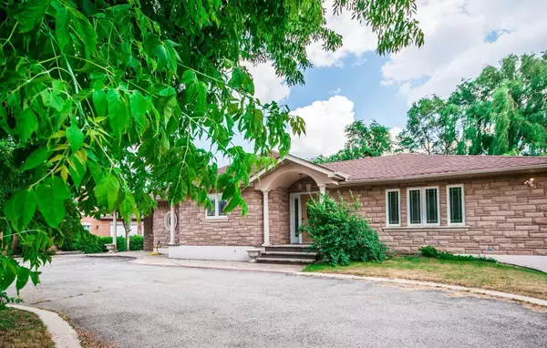 Markham, ON L3R 8G2,85 Lee AVE #Upper