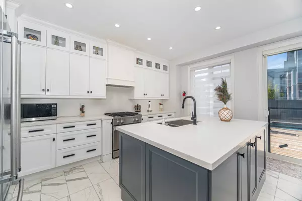 New Tecumseth, ON L0G 1W0,10 Donnan DR W