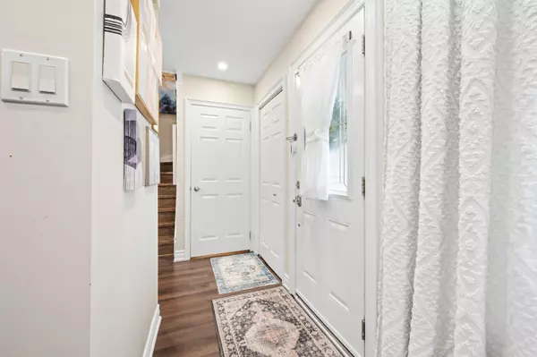 Barrie, ON L4N 7E1,64 Wallace DR