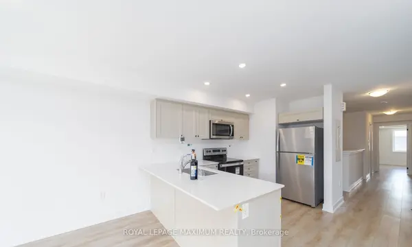 Barrie, ON L9J 0C2,32 Wagon LN #4