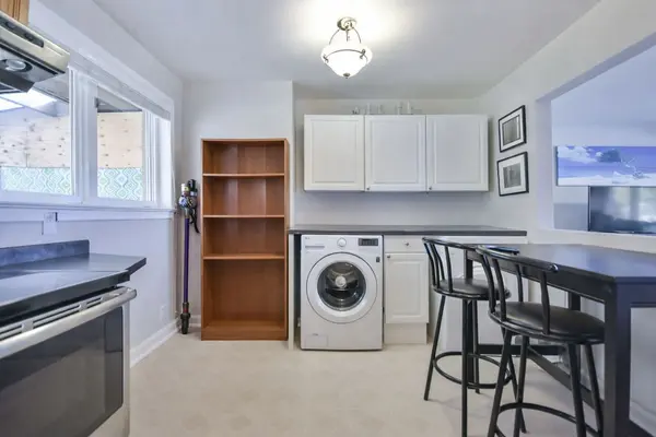 Barrie, ON L4M 3S2,63 Davidson ST