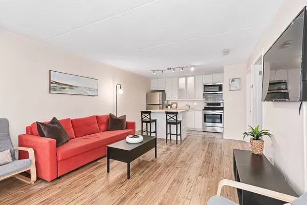 Collingwood, ON L9Y 5B4,11 Dawson DR #707