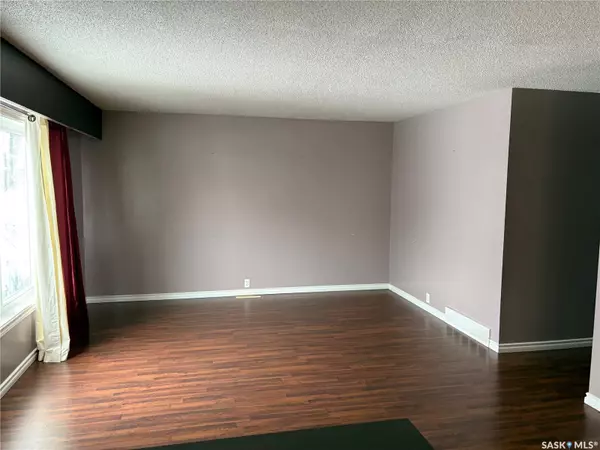 Wadena, SK S0A 4J0,222 1st STREET NE