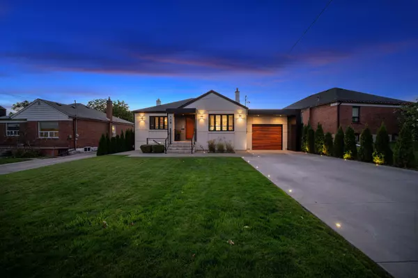 Toronto W05, ON M3M 1K8,18 Smallwood DR