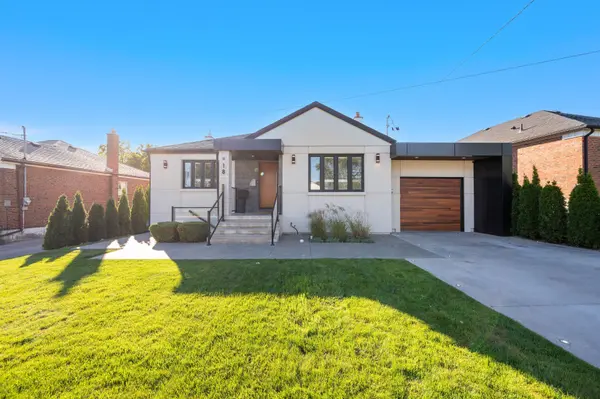 Toronto W05, ON M3M 1K8,18 Smallwood DR