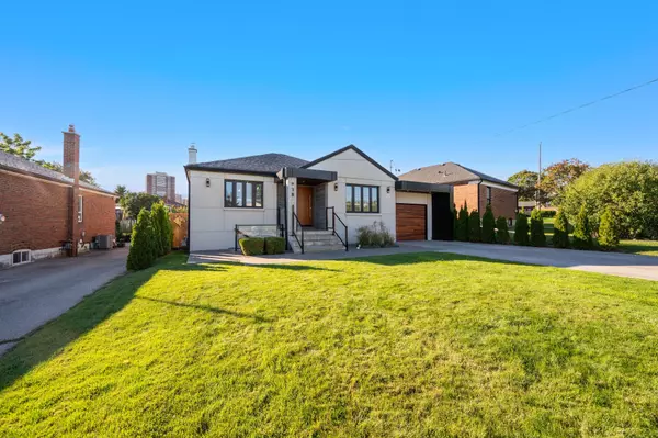 Toronto W05, ON M3M 1K8,18 Smallwood DR