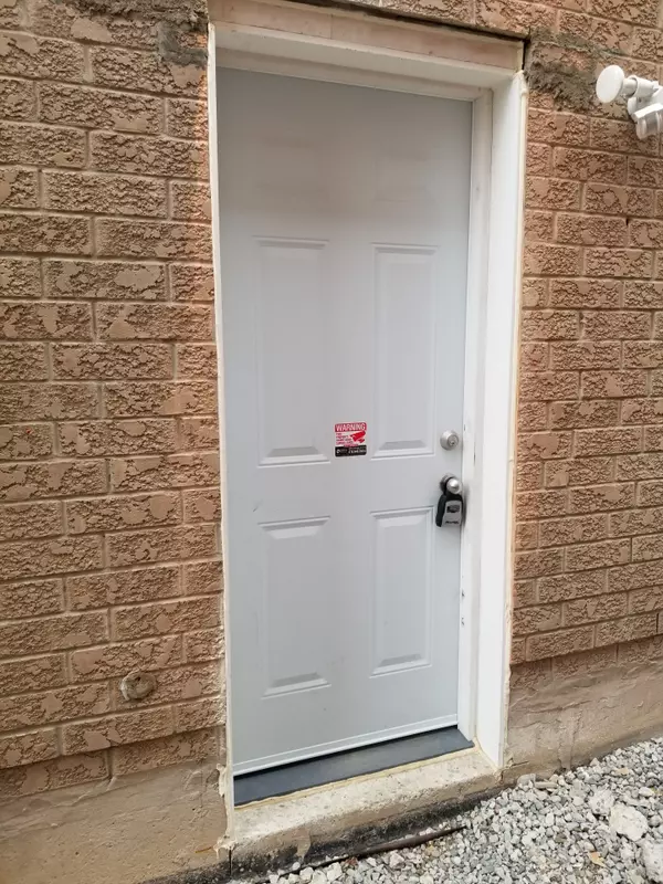 Brampton, ON L7A 3S5,26 Senwood ST #basement