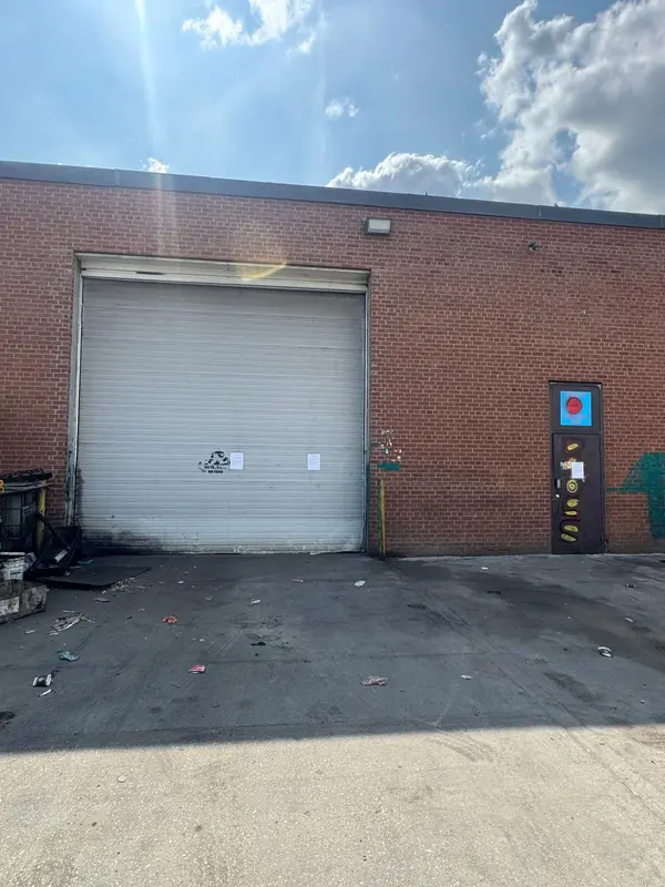 Brampton, ON L6W 3J5,100 Rutherford RD S #6