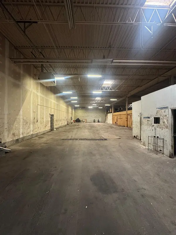 Brampton, ON L6W 3J5,100 Rutherford RD S #6A