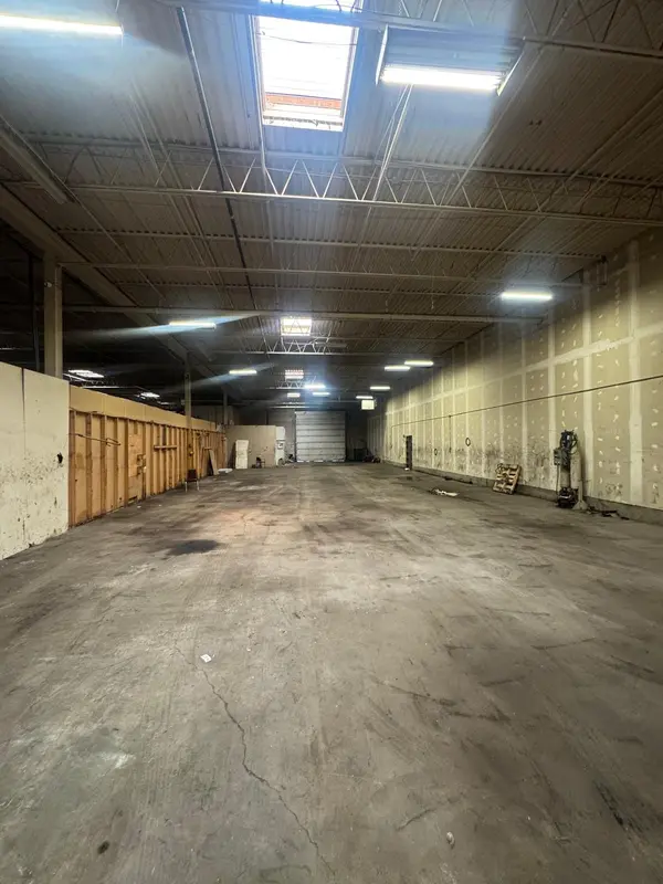 Brampton, ON L6W 3J5,100 Rutherford RD S #6A