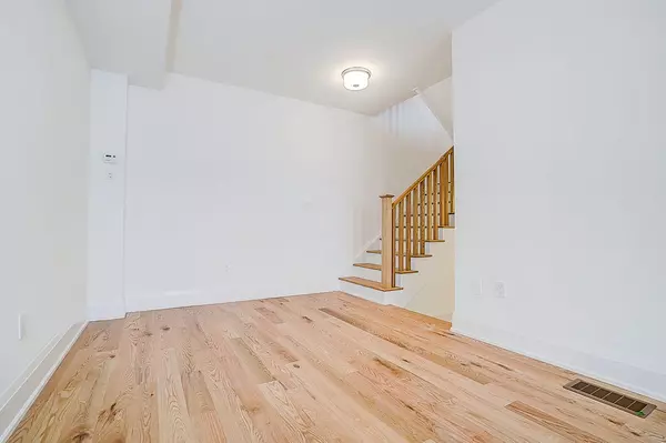 Oakville, ON L6M 5R9,3295 Taha Gardens N/A W