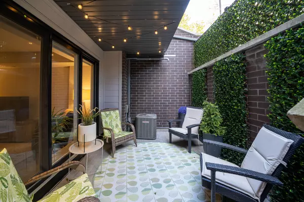 Toronto W06, ON M8W 3J4,66 Long Branch AVE #13