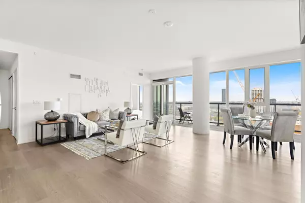 Toronto W07, ON M8Z 1N8,859 The Queensway N/A #907