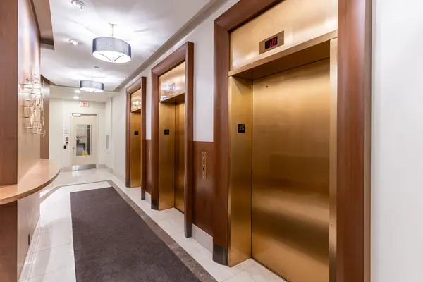 Brampton, ON L6W 0A8,100 John ST #2305