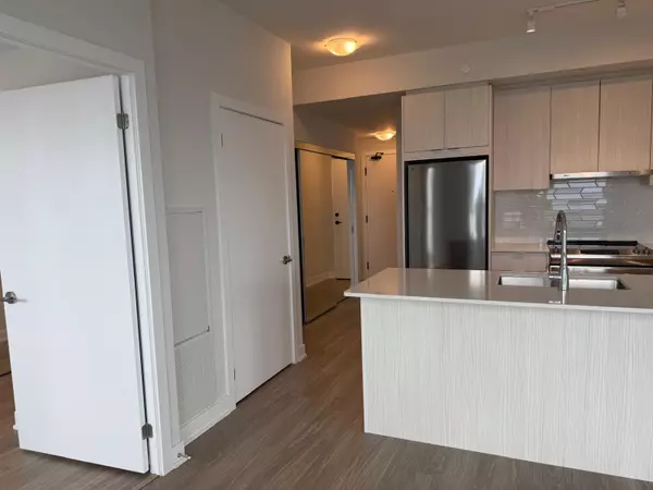 Mississauga, ON L5B 0L6,430 Square One DR #3303