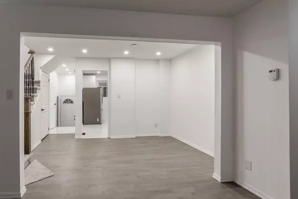 Mississauga, ON L5A 3N6,400 Mississauga Valley BLVD #76