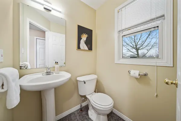 St. Thomas, ON N5R 6C3,382 Chestnut ST