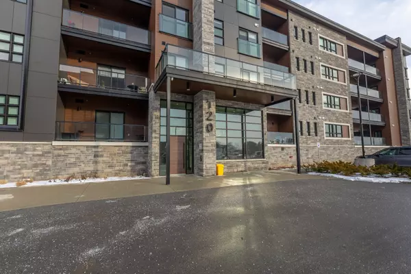 Pelham, ON L0S 1E1,120 Summersides BLVD #300