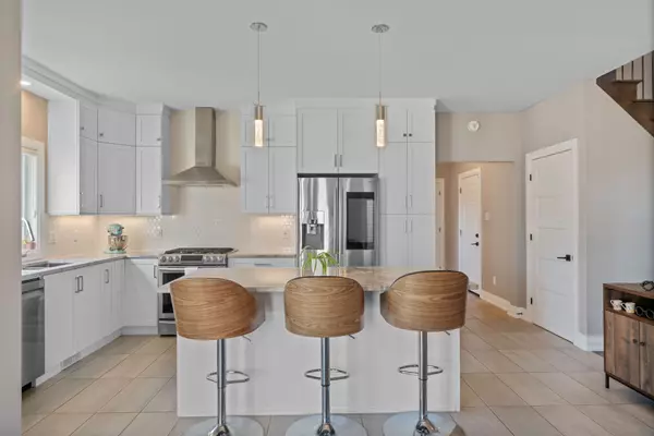 Russell, ON K0A 1W0,156 Lyon ST