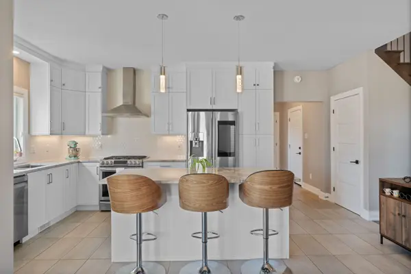 Russell, ON K0A 1W0,156 Lyon ST