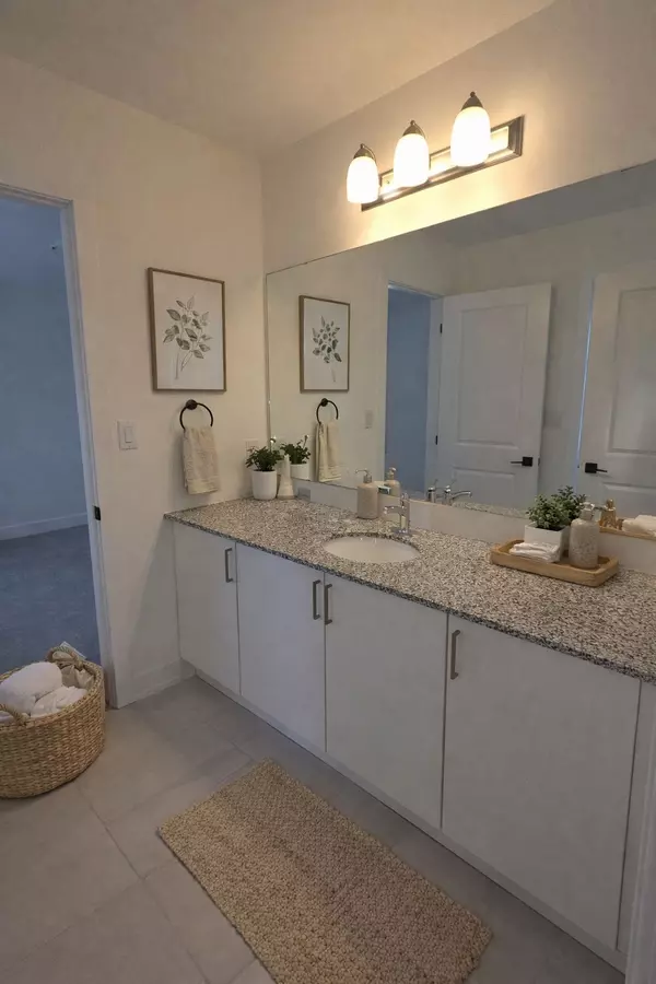 Loyalist, ON K0K 2S0,46 Dusenbury DR