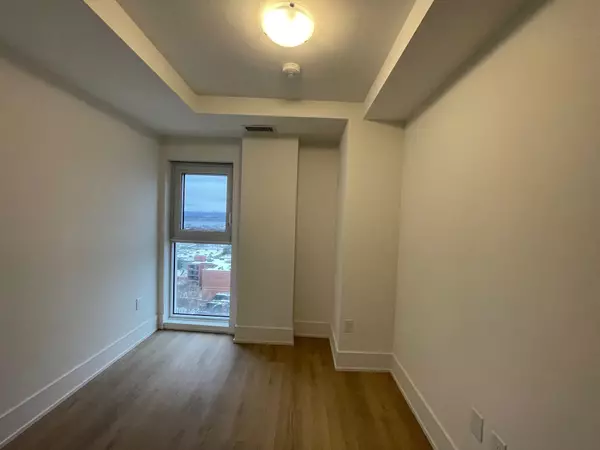 Hamilton, ON L8P 1A5,206 King ST W #1306