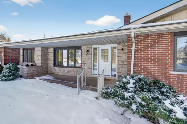 Greater Napanee, ON K0H 1G0,1647 Galt ST