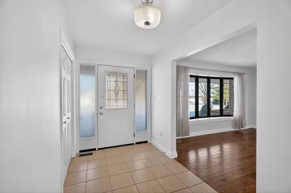 Greater Napanee, ON K0H 1G0,1647 Galt ST