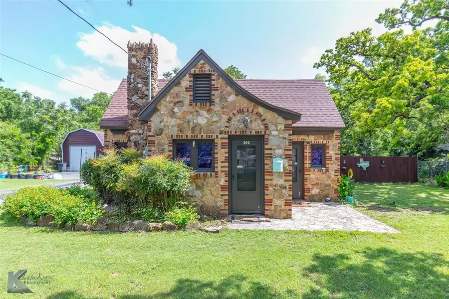 202 E Ross Street, Rising Star, TX 76471