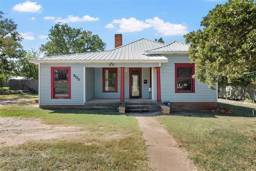 506 E MAIN Street, Hamilton, TX 76531