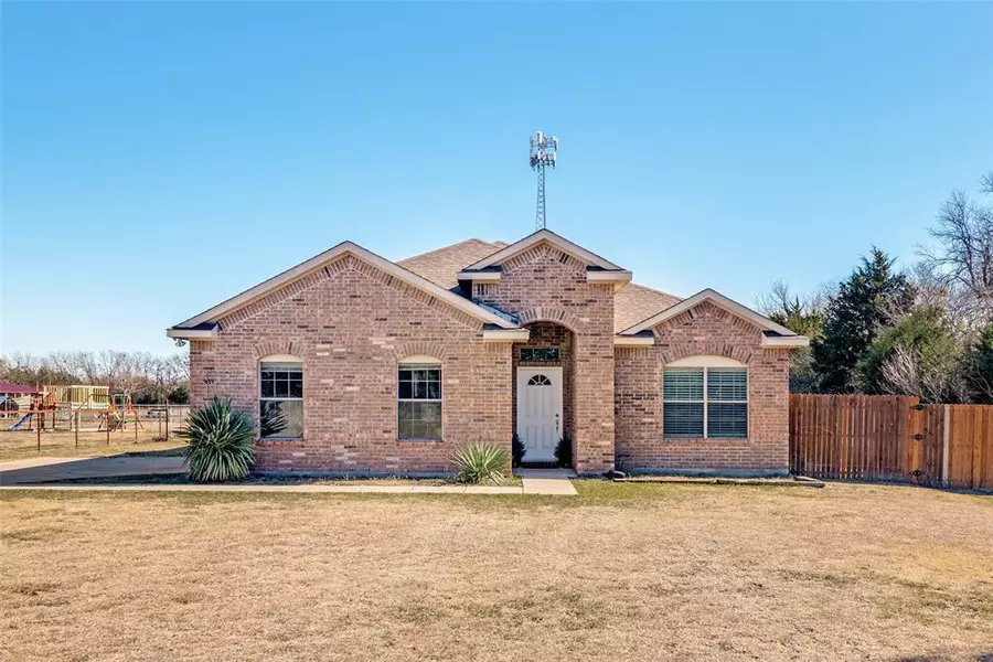 303 County Road 2748, Caddo Mills, TX 75135