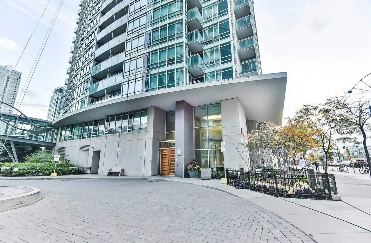 Toronto C01, ON M5V 3Z7,25 Capreol CT #2801