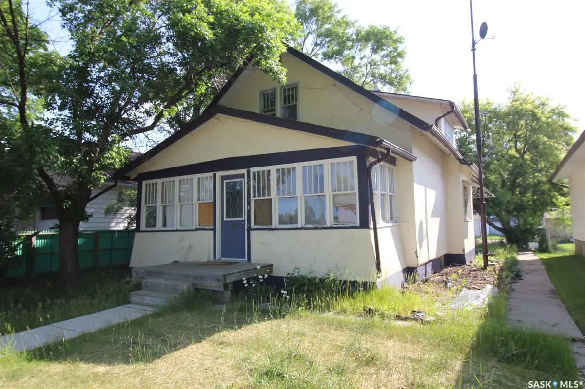 564 1st STREET W, Shaunavon, SK S0N 2M0