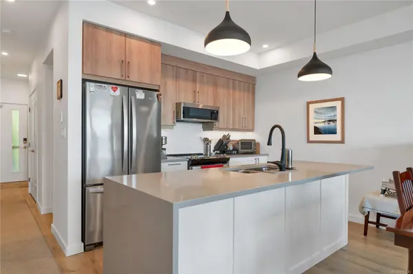 Campbell River, BC V9W 1A5,536 Island Hwy S #402